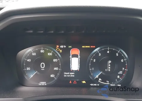 2016 Volvo Xc90 T6 Momentum z USA, uszkodzony, nr VIN YV4A22PK6G1068936